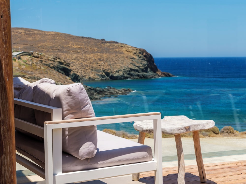 Mykonist Merchia Beach Villas & Suites