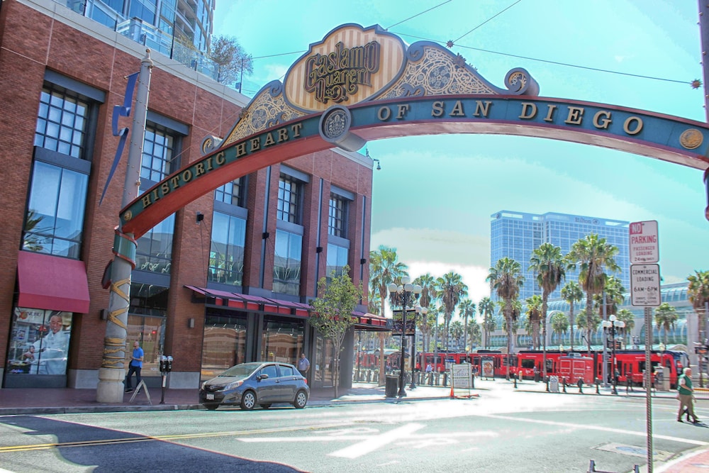 Pelicanstay in Gaslamp Quarter