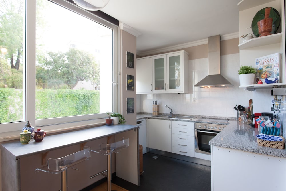 Liberty Penthouse Three-Bedroom Apartment - by LU Holidays