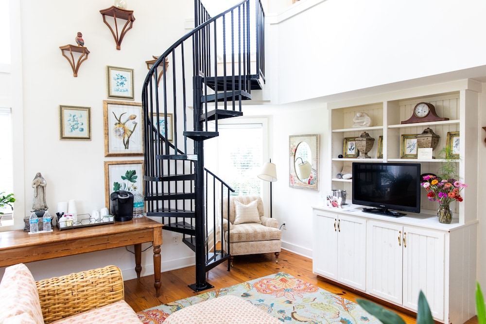 The Farmhouse at Veritas view 3