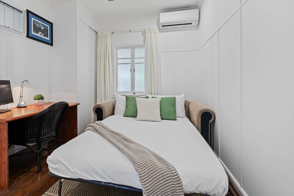 Crystal Cottage Cairns