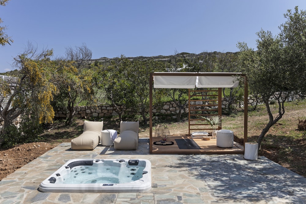 Amalgam Homes Paros