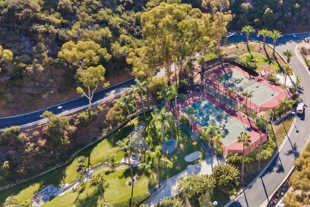 Camino De Flores by Avantstay Views Pool Beach Access Community Amenities