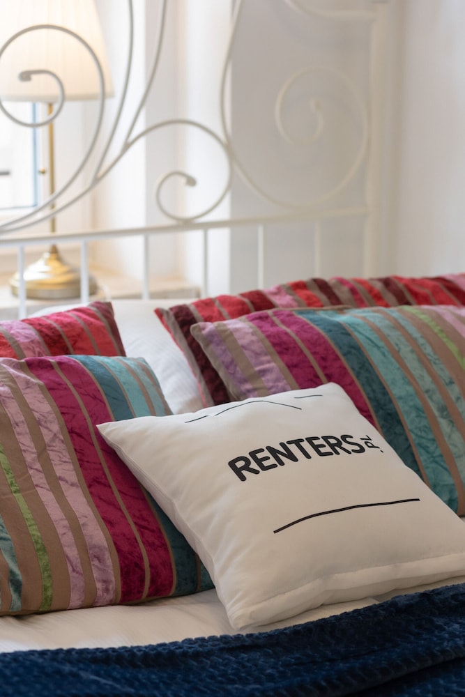 Elegant Warsaw Apartment by Renters view 3