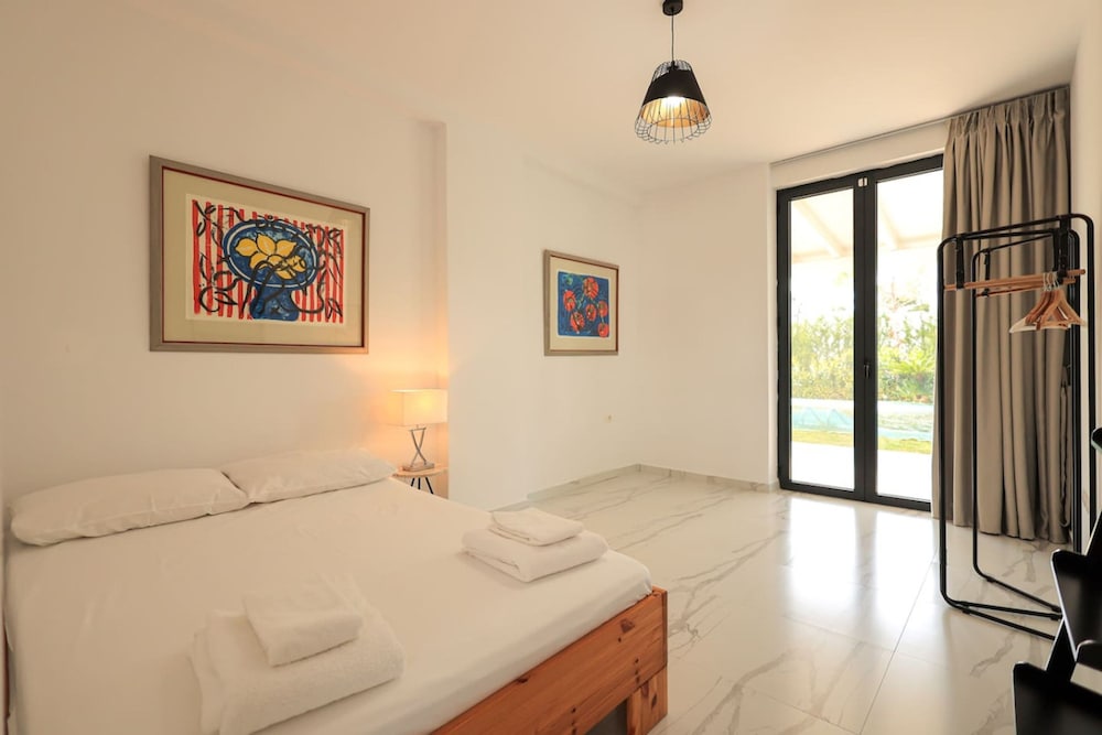 Sanpietro Vacation Villa 009