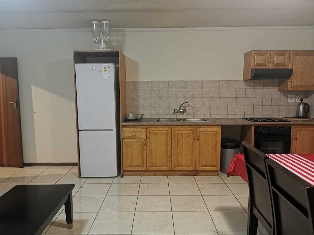 Room-charming Tshwane B&B With Secure En