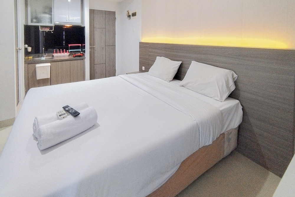Simply Design Studio At Taman Melati Surabaya Apartment