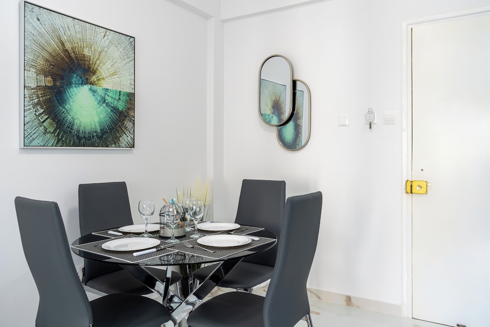 Vibe - 1 BR APt & Balcony in Larnaca