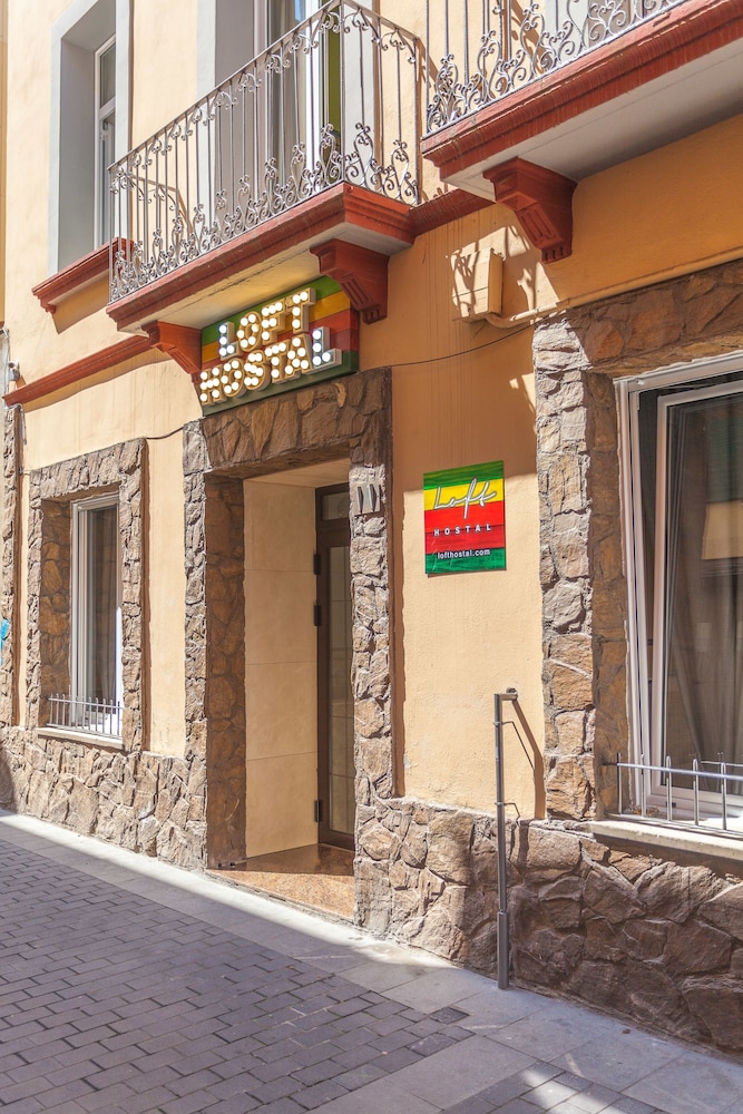 LOFT HOSTAL Group 132