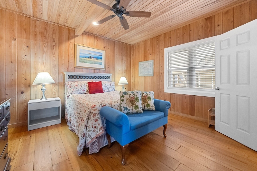 Laughin Place 7 Bedroom Home by Peace Vacations