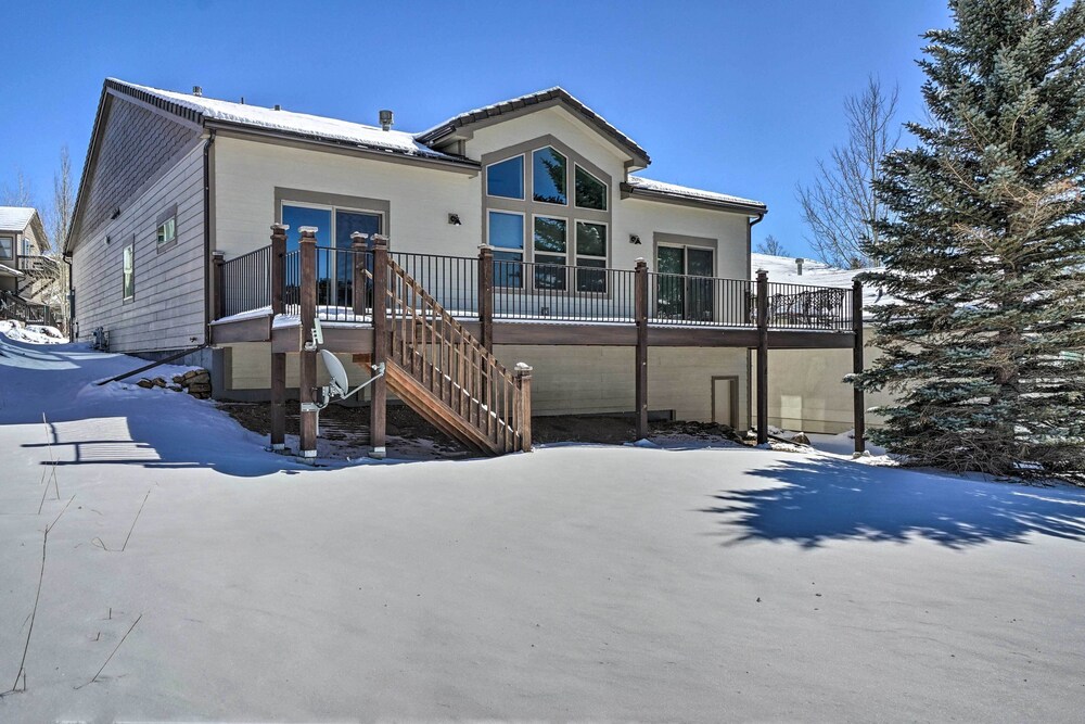 Estes Park House w/ Mtn Views - STR License 3154 - Property Image 2