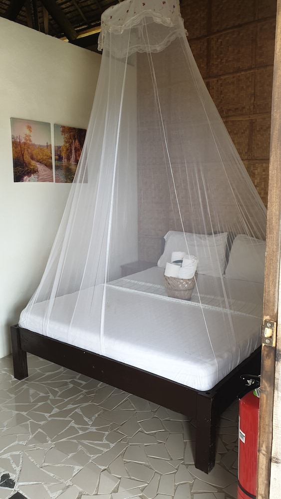 Footprints Beach Resort 3
