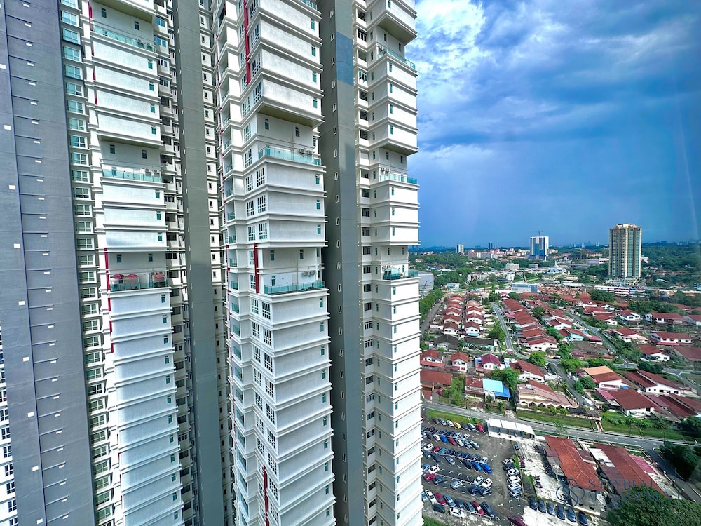 Twin Tower Residence by Stayrene