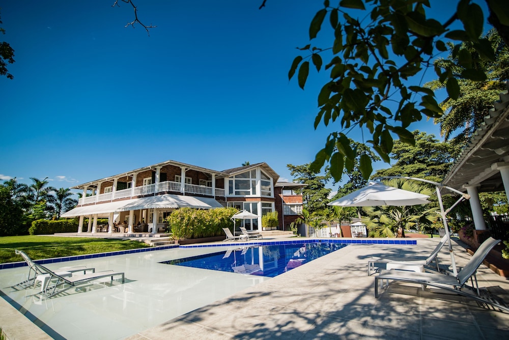 Hotel Casa Hotel El Triangulo - Image 1