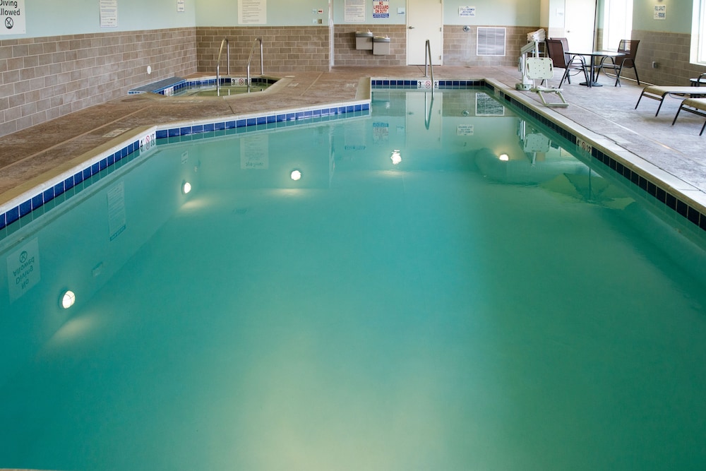Holiday Inn Express Hotel & Suites Albert Lea - I-35 by IHG