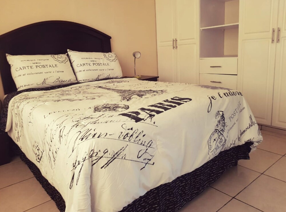 Entire House Spacious and Elegant view 4