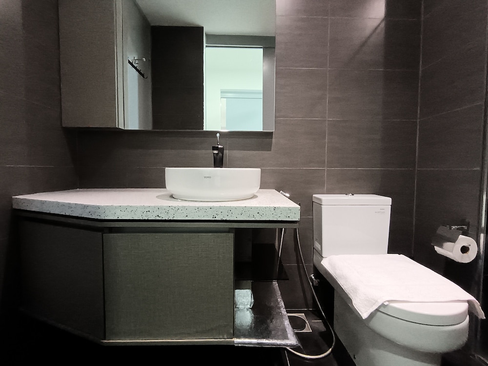 Expressionz Suites by Manhattan Group