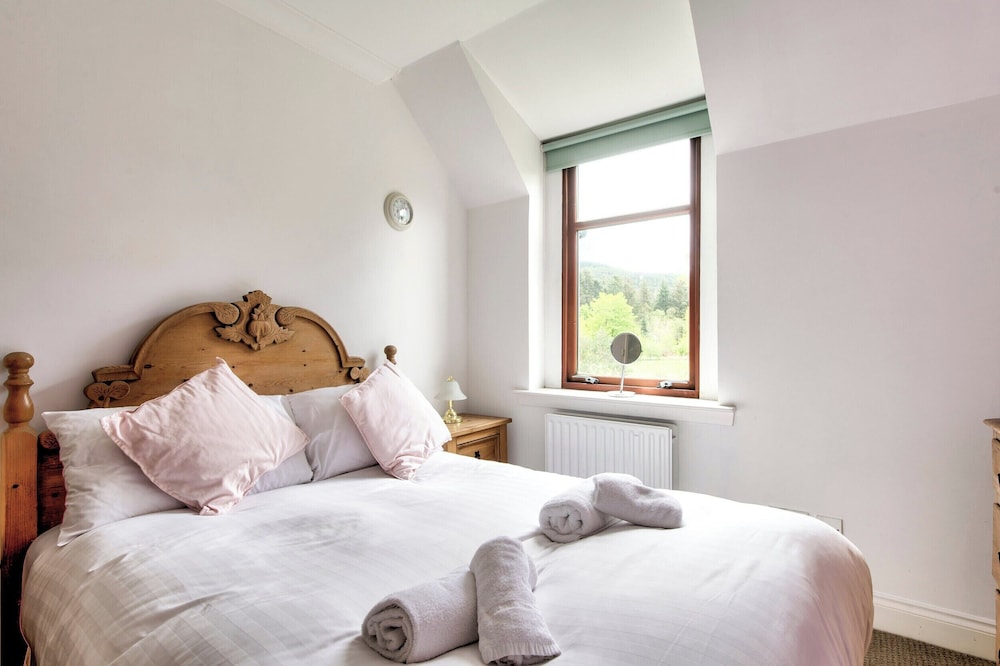 Spacious Argyll Farmhouse in an Idyllic Setting