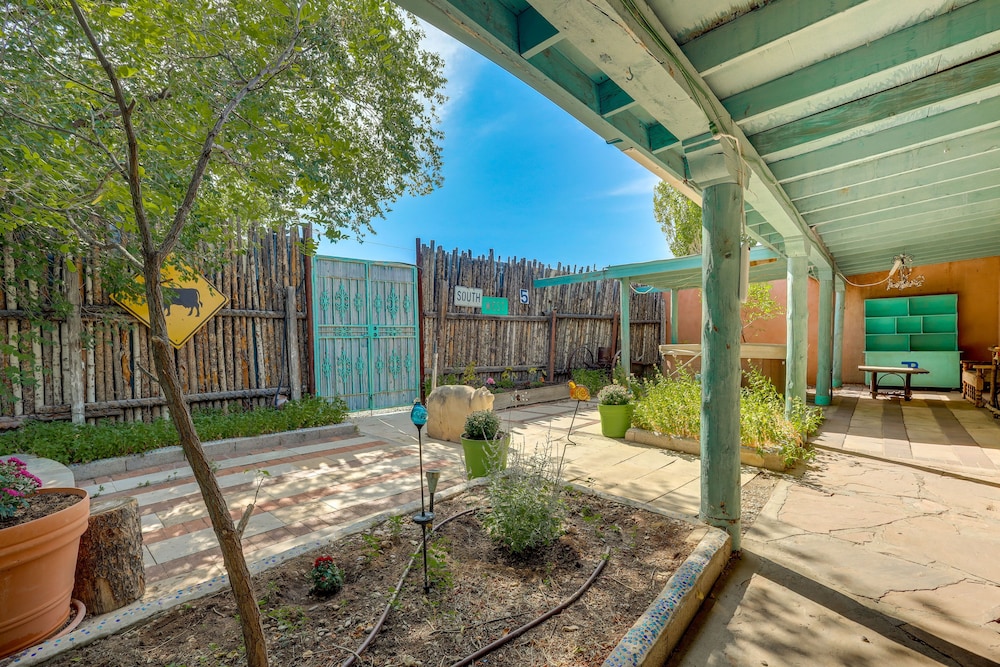Beautiful Española Retreat w/ Patio! view 3