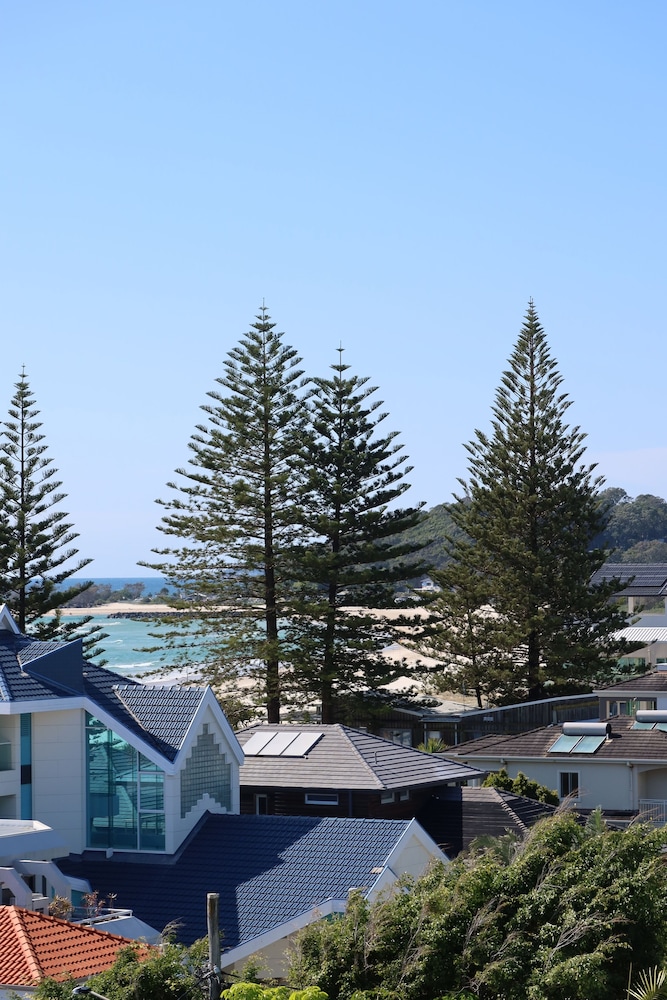 Luxury Palm Beach 1 BDR in The Village