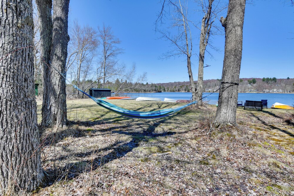 Kayaks & Canoes: Lake-view Retreat in Ellenville!