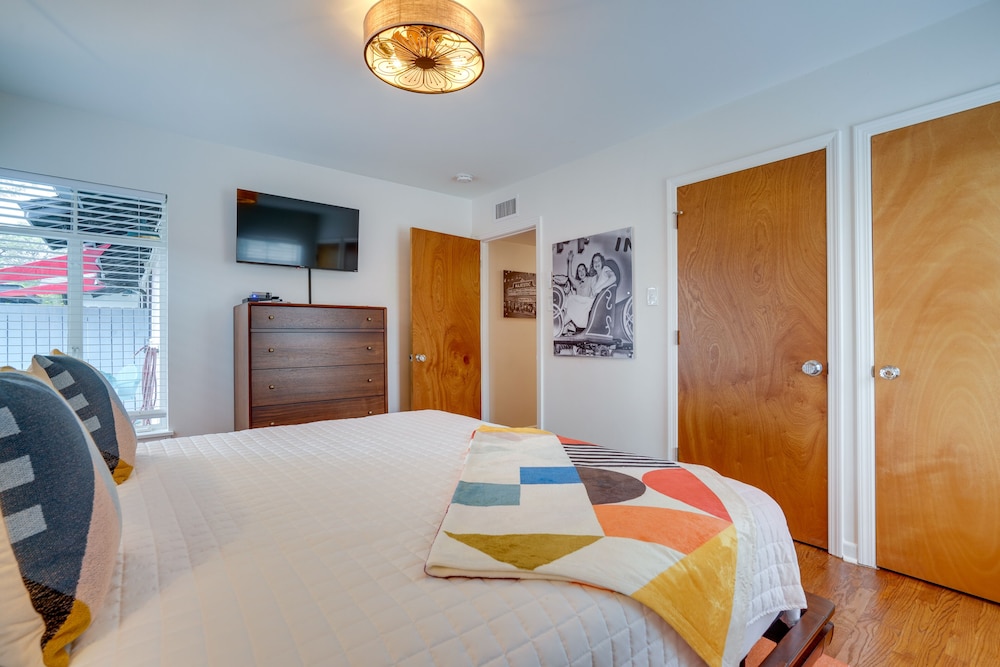 San Antonio Vacation Rental ~ 7 Mi to River Walk! view 4