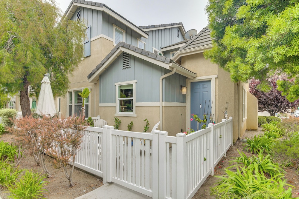 Walk to Beach: Luxe San Buenaventura Villa!