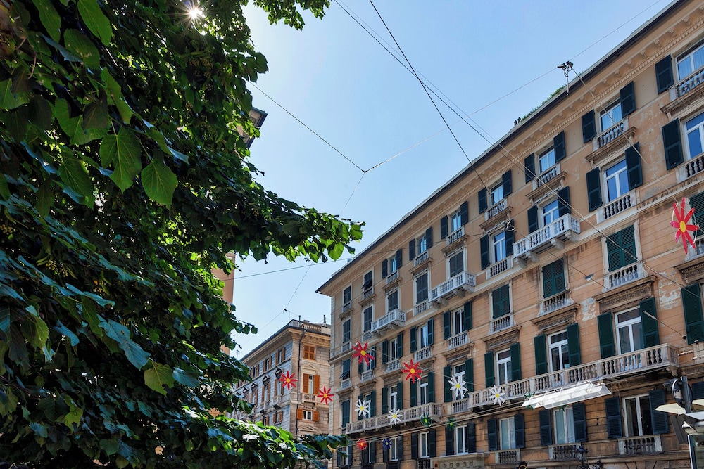 La finestra sul cortile di Via Roma view 2