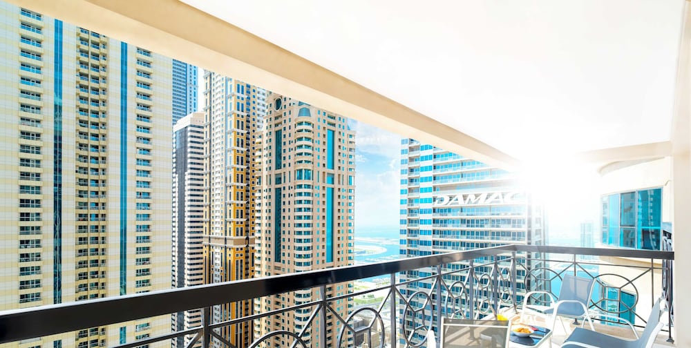 LUX The Al Seef Marina 4 bed Suite