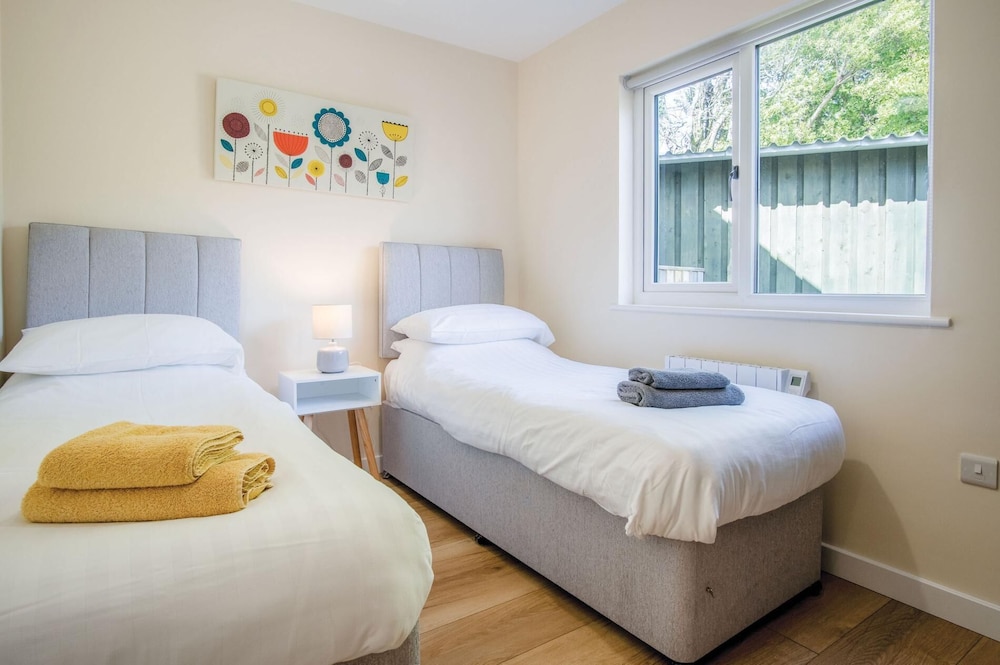 Skomer Lodge - 2 Bedroom Lodge - Manorbier