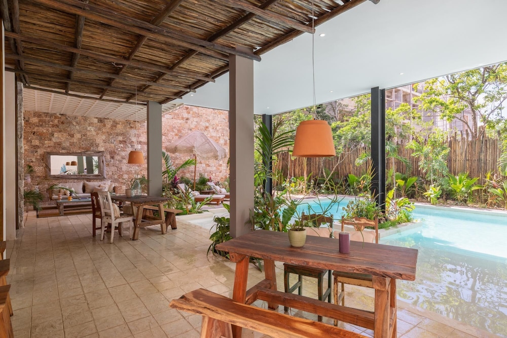Exclusive 2 Apartments in 1 6BR Best Location Amazing Pools Stunning Amenities view 4