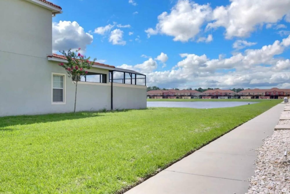 Amazing 5 Bedrooms and 04ba 6 Miles From Disney view 4