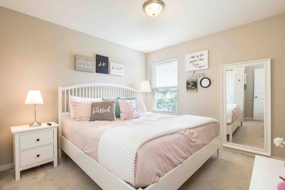Compass Bay - Big Vacation Homes