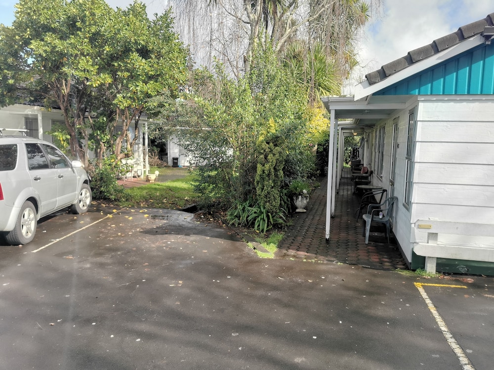 Lincoln Court Motel photo 5