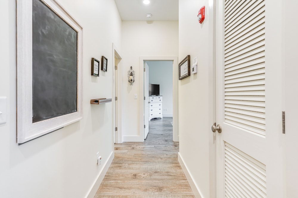 Balconies: Walkable Southside Chattanooga Condo!