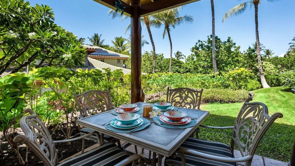Tropical Escape w/ Lanai, BBQ & Resort Amenities - Vrkcv