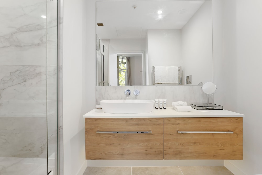 Hobson Quay Apartments by Urban Rest