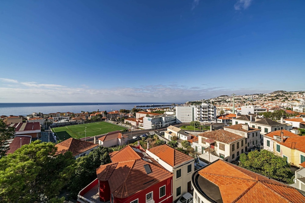 Alegria I, Overlooking the bay of Funchal view 2