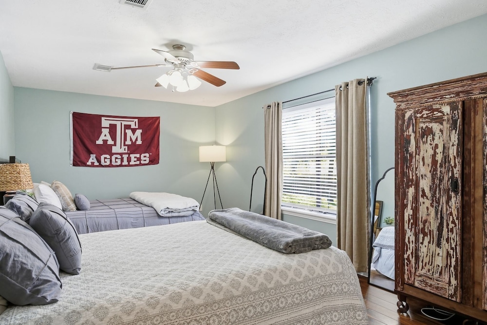 Howdy Hang Out - Cozy, Cute And Comfortable House! 2 Bedroom Home