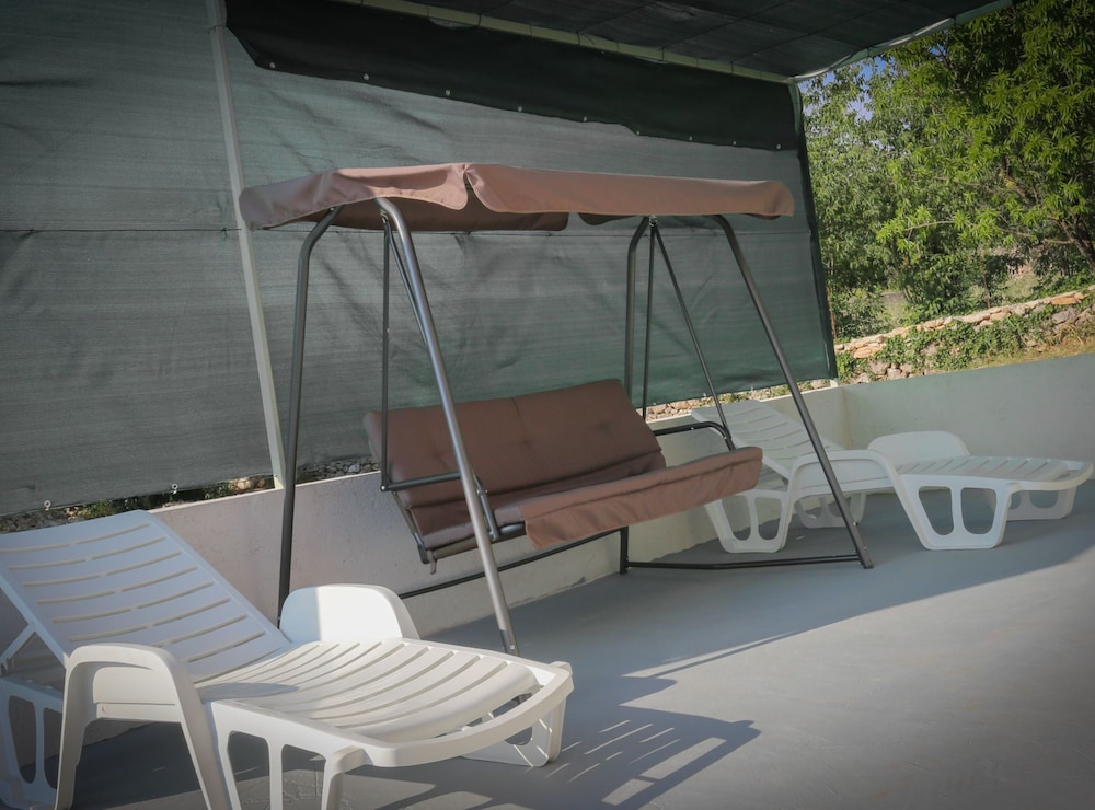 Villa Baras Garden - House With Pool
