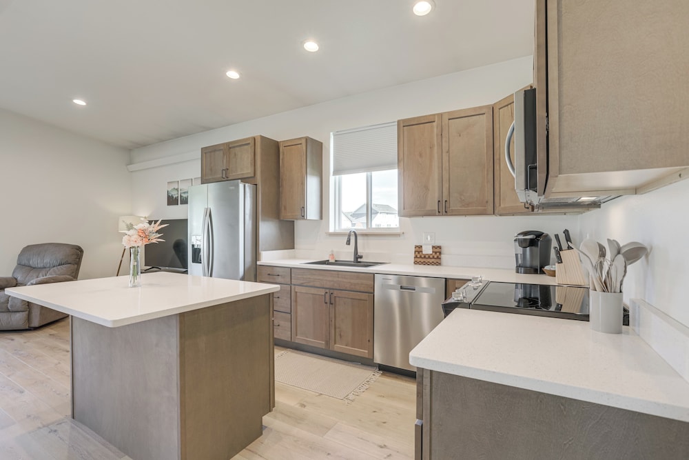Mtn-views, Pet-friendly! Family Home in Ranchester