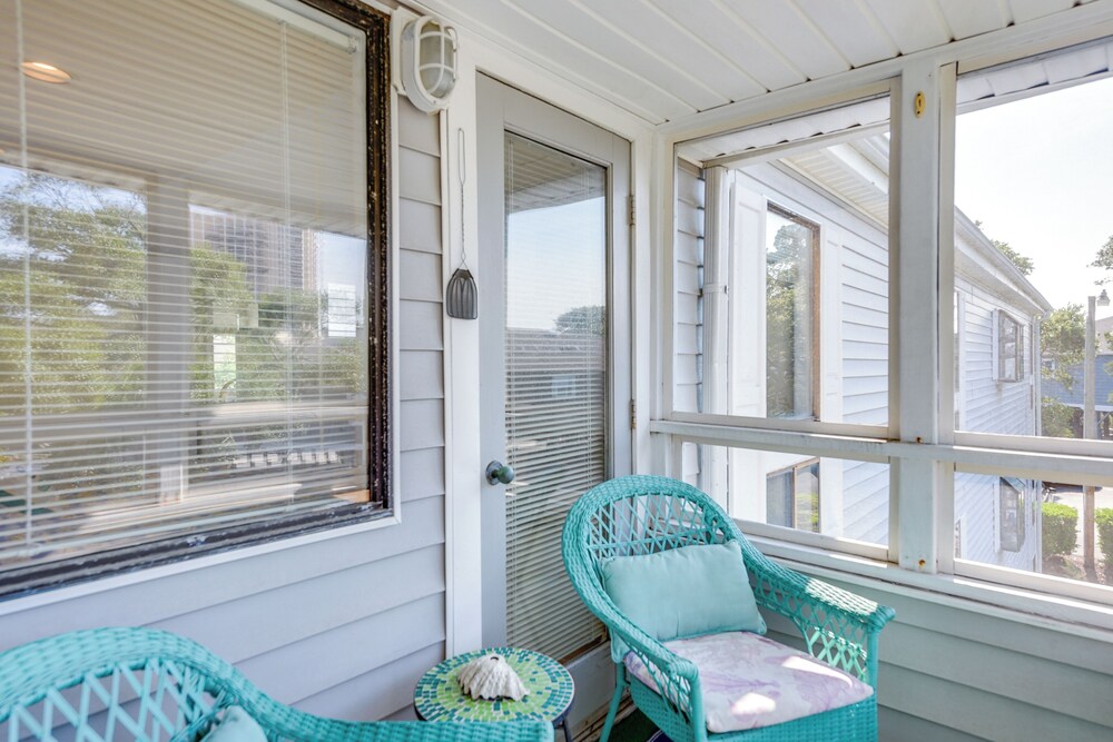 Myrtle Beach Condo w/ Pool Access, Close to Beach! view 3