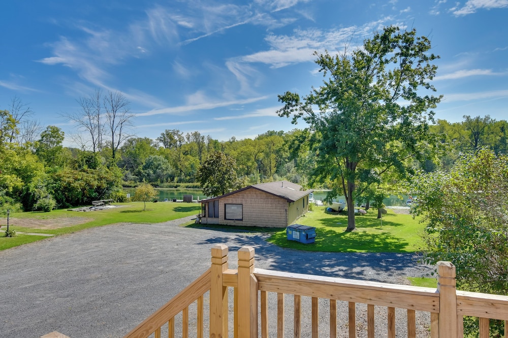 Riverfront Couple's Retreat, 3 Mi to Seneca Lake!