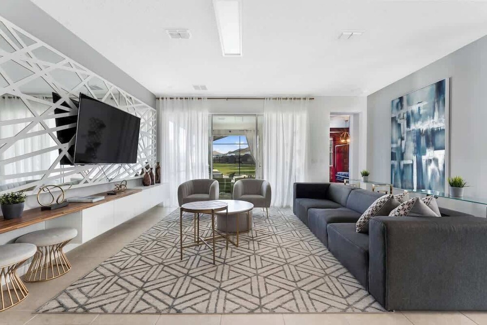 Stunning 7BR Home With Themed Bedrooms