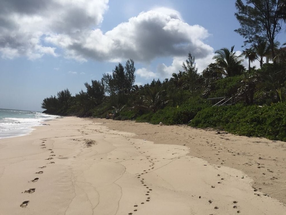 On The Dune - Beachfront Cottage With 50 Mile Ocean View, Pool 2 Bedroom Villa