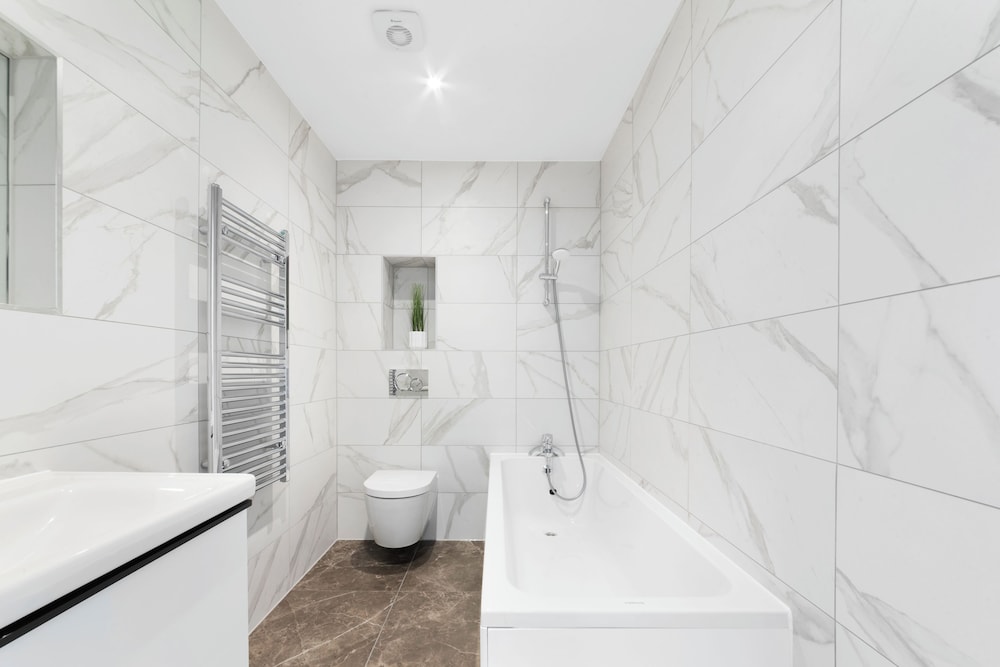 Guest Ready - Oak Crescent City House, London, E14
