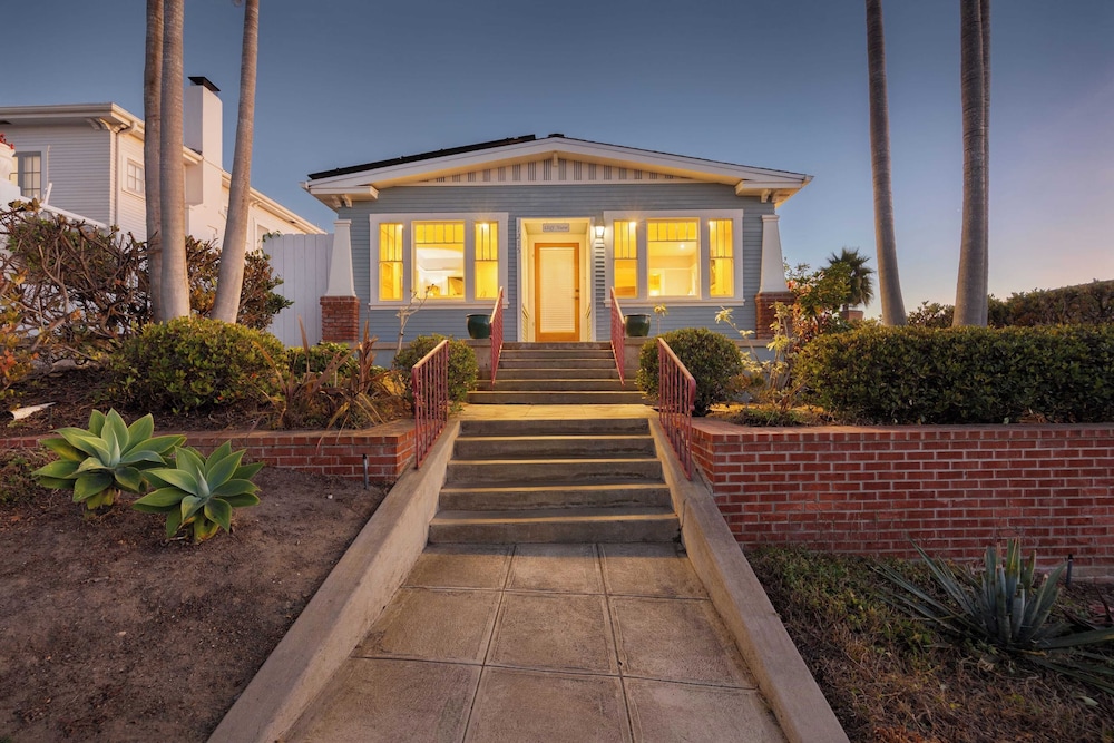 Cliff View by Avantstay Hot Tub + Fire Pit 1 Block From Downtown La Jolla
