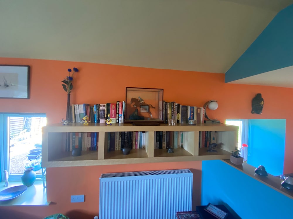 Cosy and Stylish Cottage in Thornhill