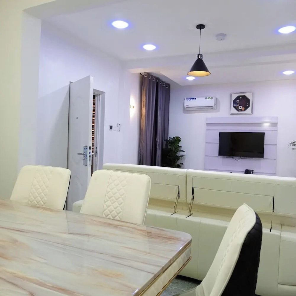 Bott Apartment