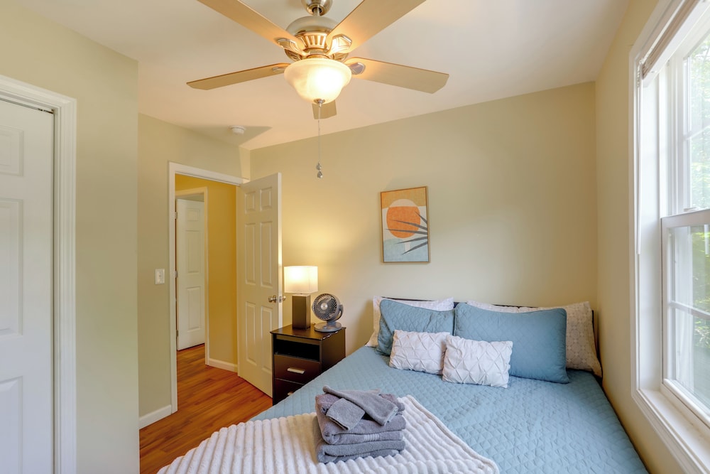 Family Home w/ Game Room, 3 Mi to Dtwn Asheville!